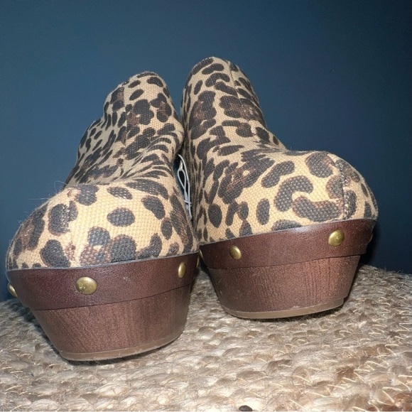 NEW Report Theresa Leopard Print Platform Clogs - Picture 4 of 8